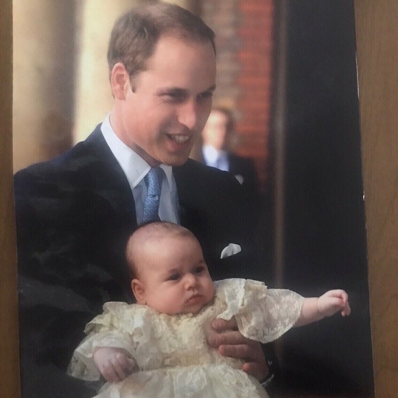 Life Magazine "The Royals, An Illustrated History of Monarchy", 2014 - Picture 2 of 2